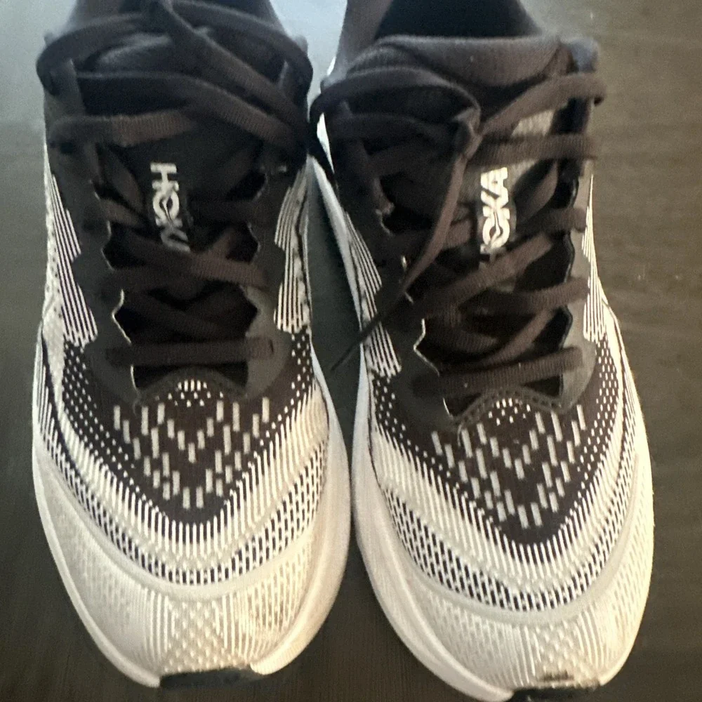 Size 9B Women's Hoka One One SKYFLOW Regular Shoes Black & White No Insole